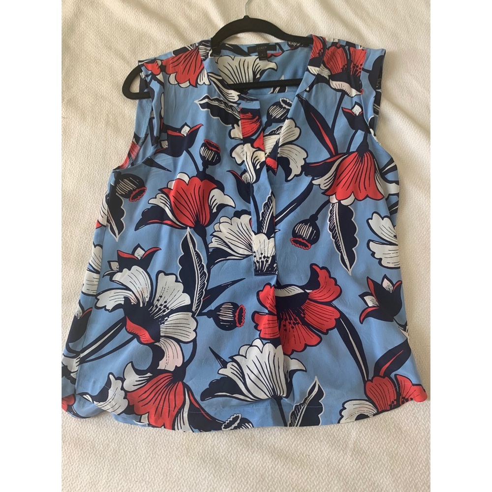 Floral Sleeveless Blouse